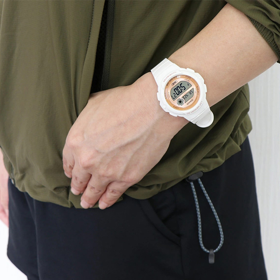 Наручные часы Casio LWS-1200H-7A2. Фото 3.