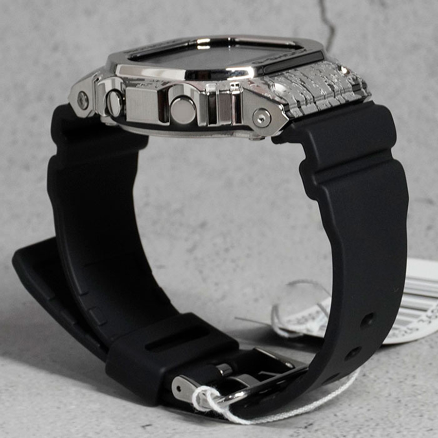 Наручные часы Casio GM-5600GC-1. Фото 8.