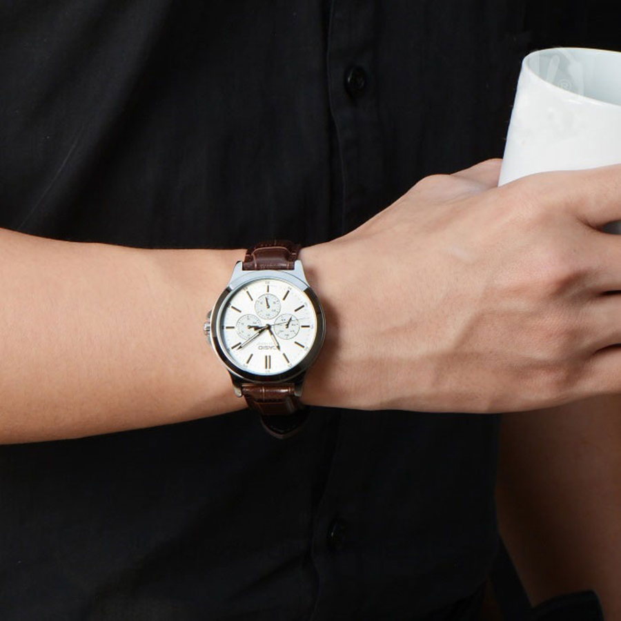 Наручные часы Casio MTP-V300L-7A. Фото 3.