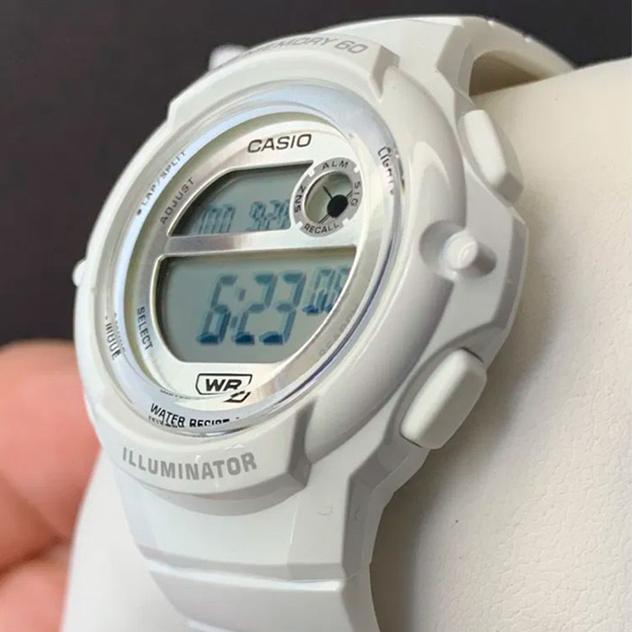 Наручные часы Casio LWS-1200H-7A1. Фото 1.