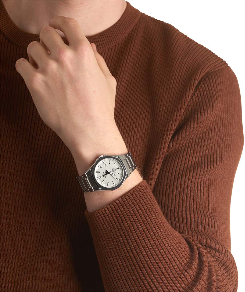 Наручные часы Casio EFR-S108D-7A. Фото 2.