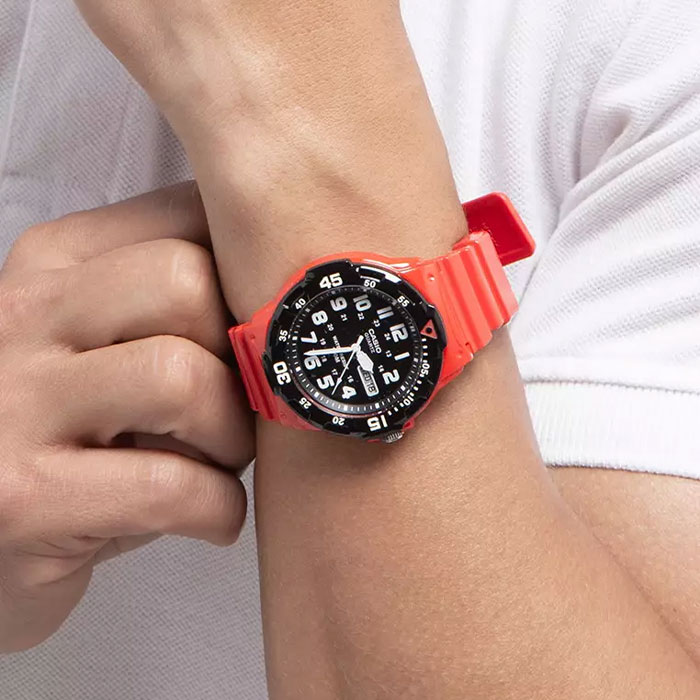 Наручные часы Casio MRW-200HC-4B. Фото 6.