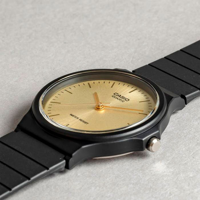 Наручные часы Casio MQ-24-9E. Фото 1.