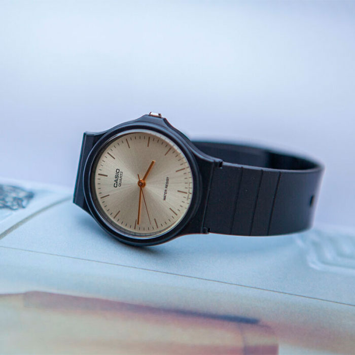 Наручные часы Casio MQ-24-9E. Фото 8.