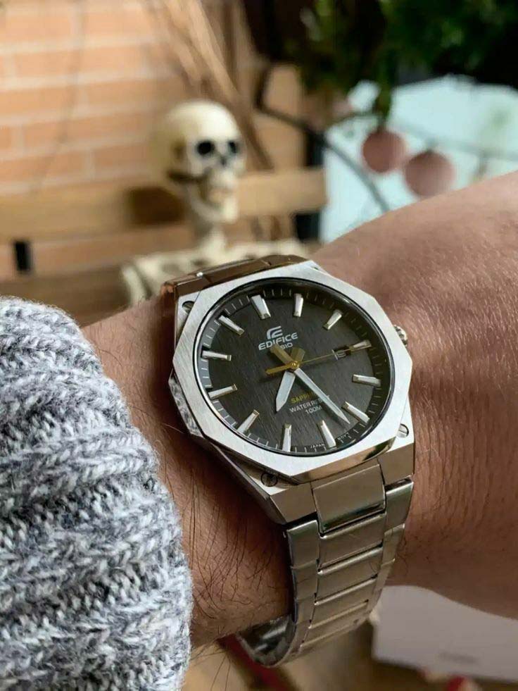 Наручные часы Casio EFR-S108D-1A. Фото 2.