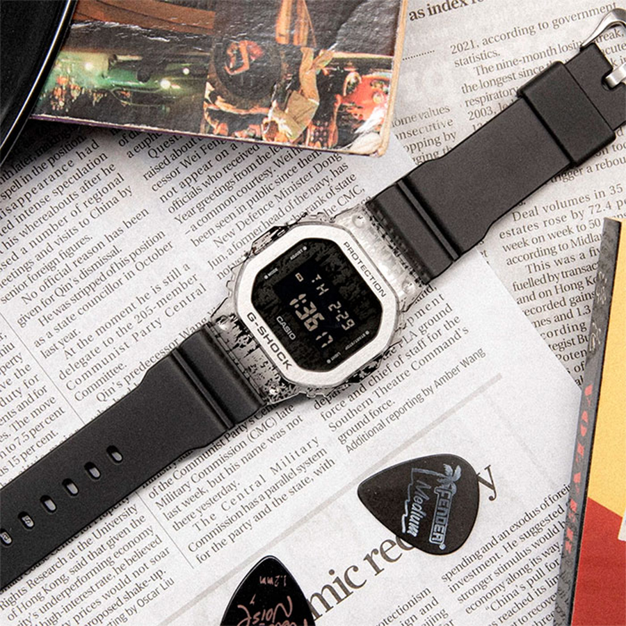 Наручные часы Casio GM-5600GC-1. Фото 3.