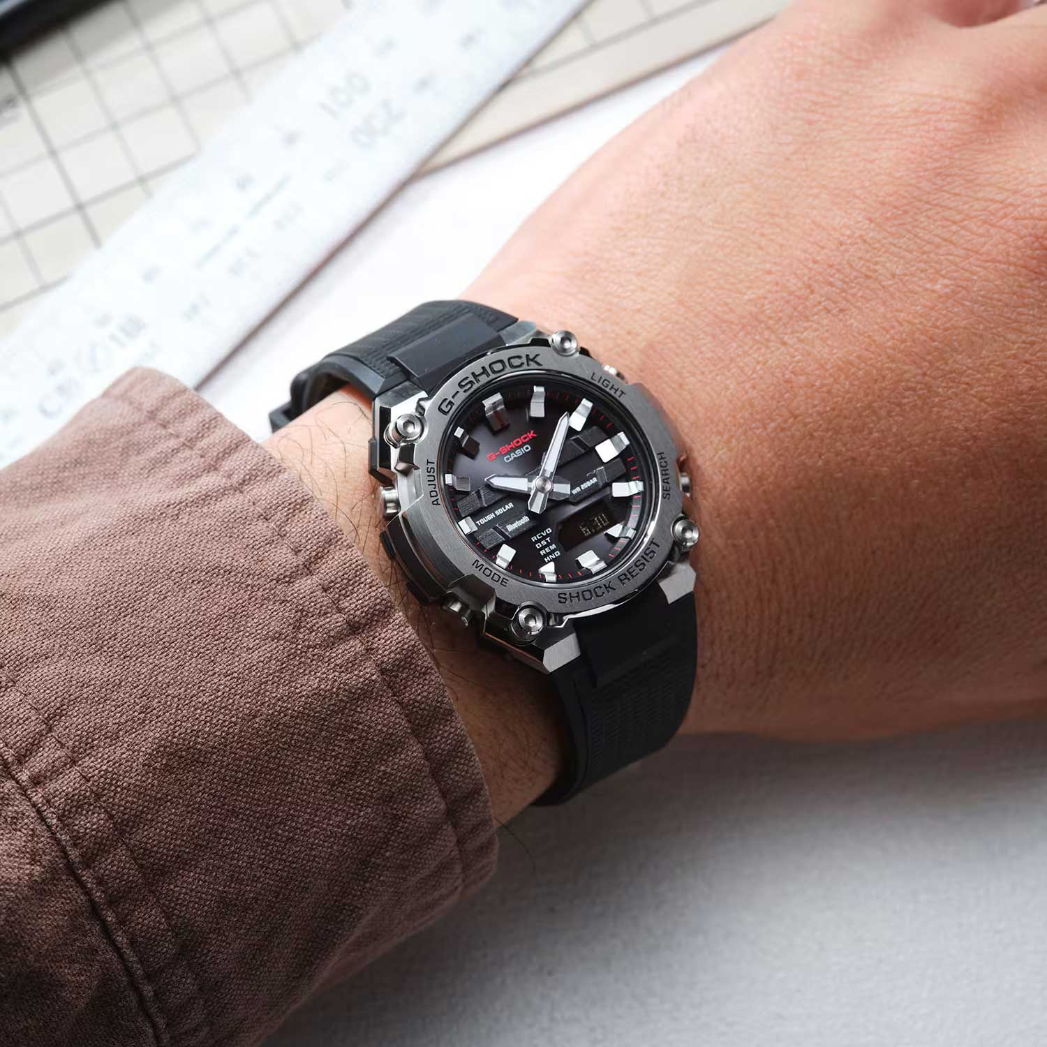Наручные часы Casio GST-B600-1A. Фото 1.