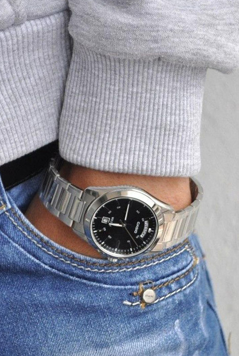 Наручные часы Casio MTP-1370D-1A1. Фото 3.