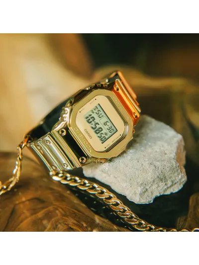 Наручные часы Casio GM-5600YMG-9. Фото 7.