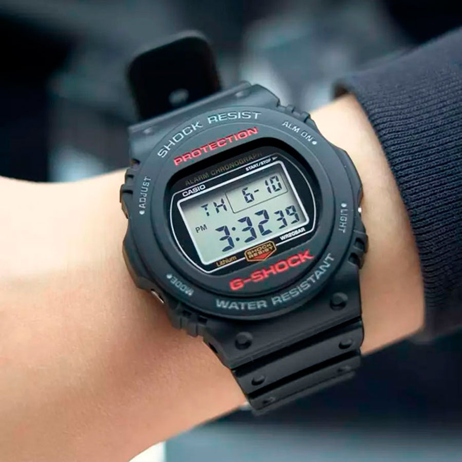 Наручные часы Casio DW-5750UE-1. Фото 2.