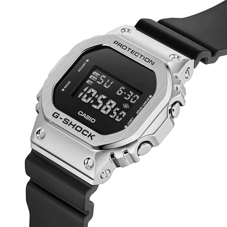 Наручные часы Casio GM-5600U-1. Фото 3.