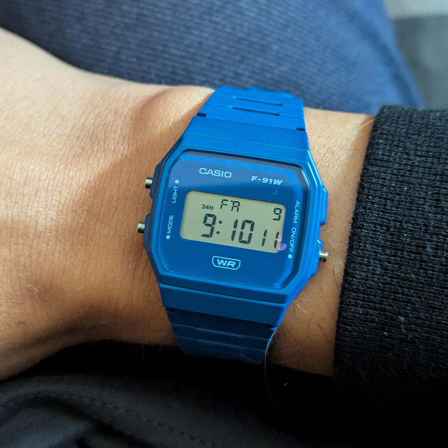 Наручные часы Casio F-91WB-2A1. Фото 1.