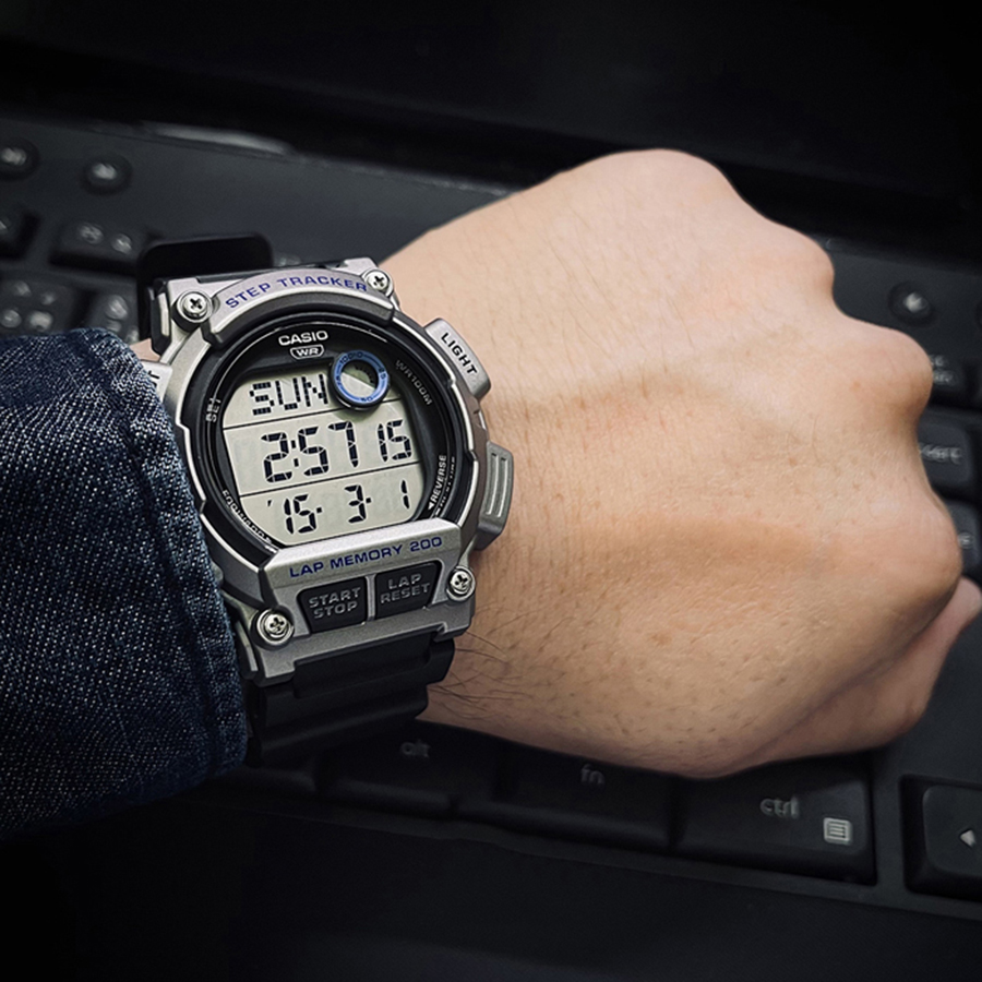 Наручные часы Casio WS-2100H-1A2. Фото 2.
