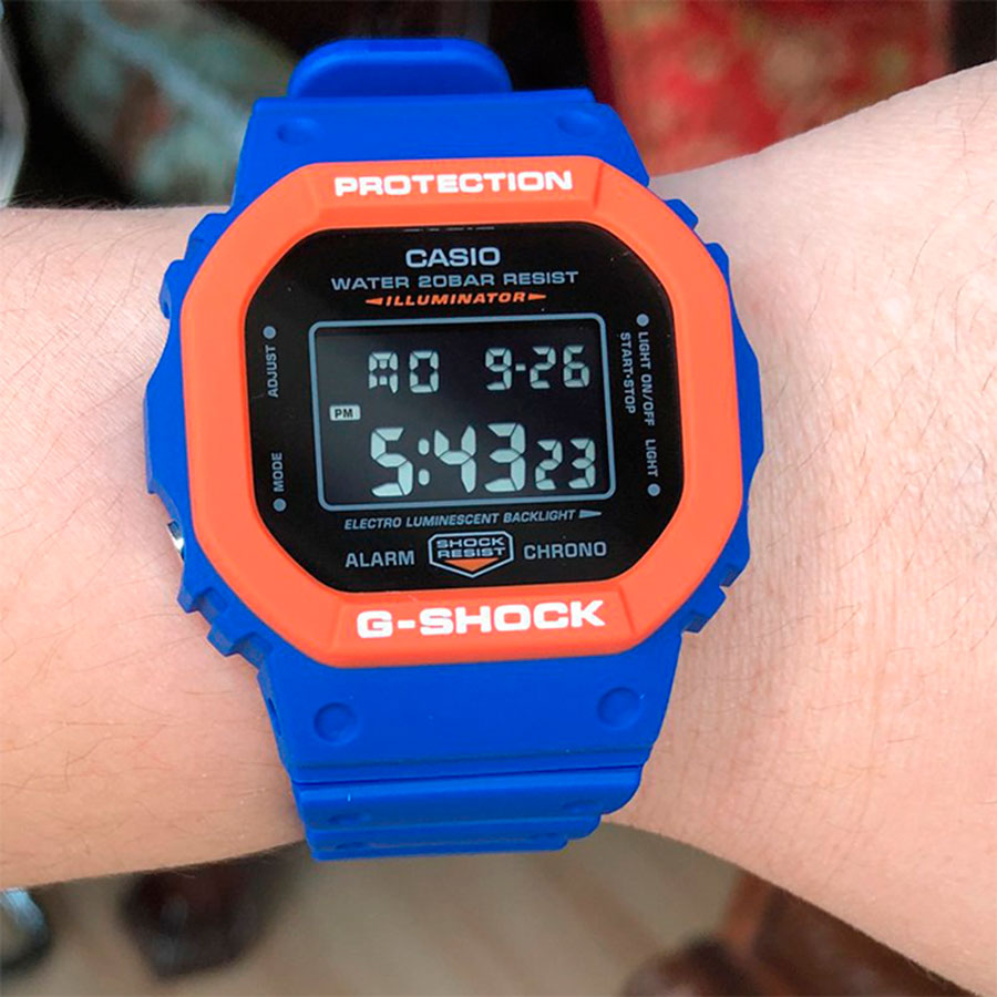 Наручные часы Casio DW-5610SC-2. Фото 1.