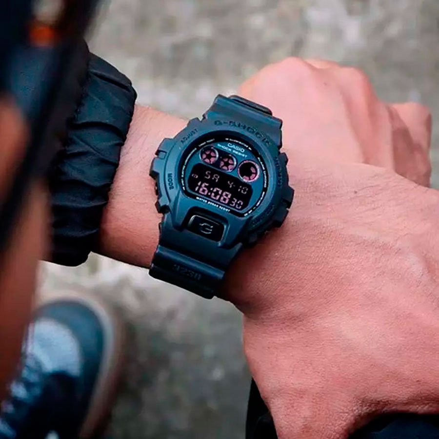Наручные часы Casio DW-6900UMS-1. Фото 1.