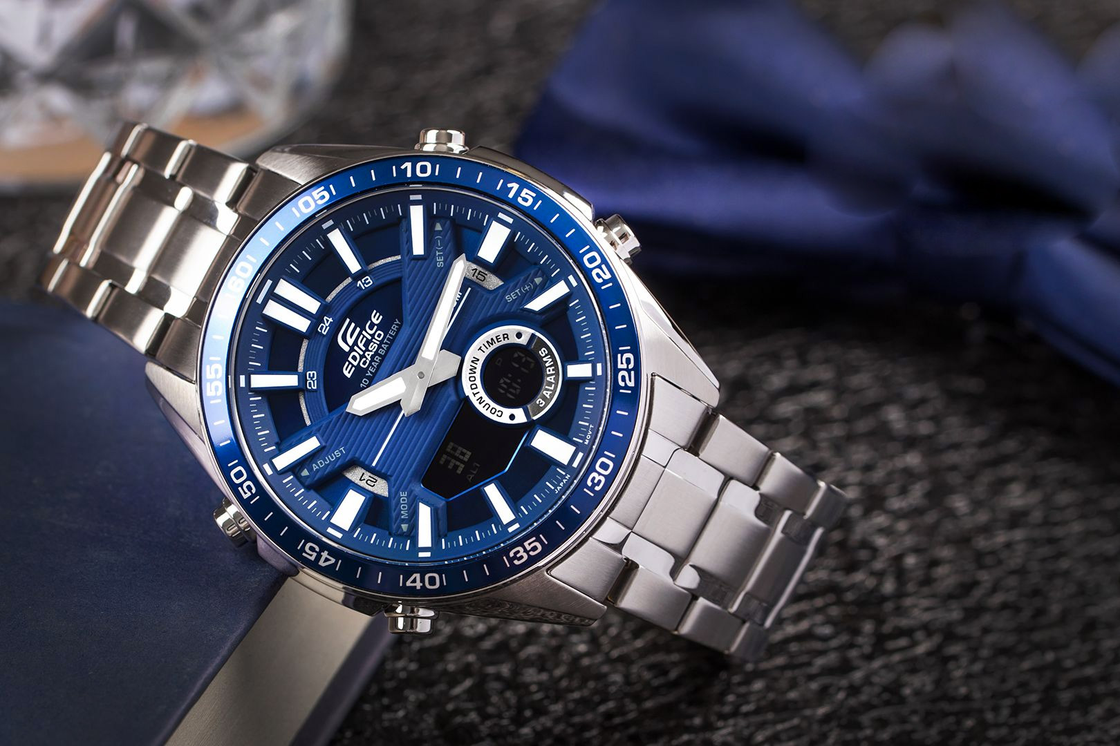 Наручные часы Casio EFV-C100D-2A. Фото 2.