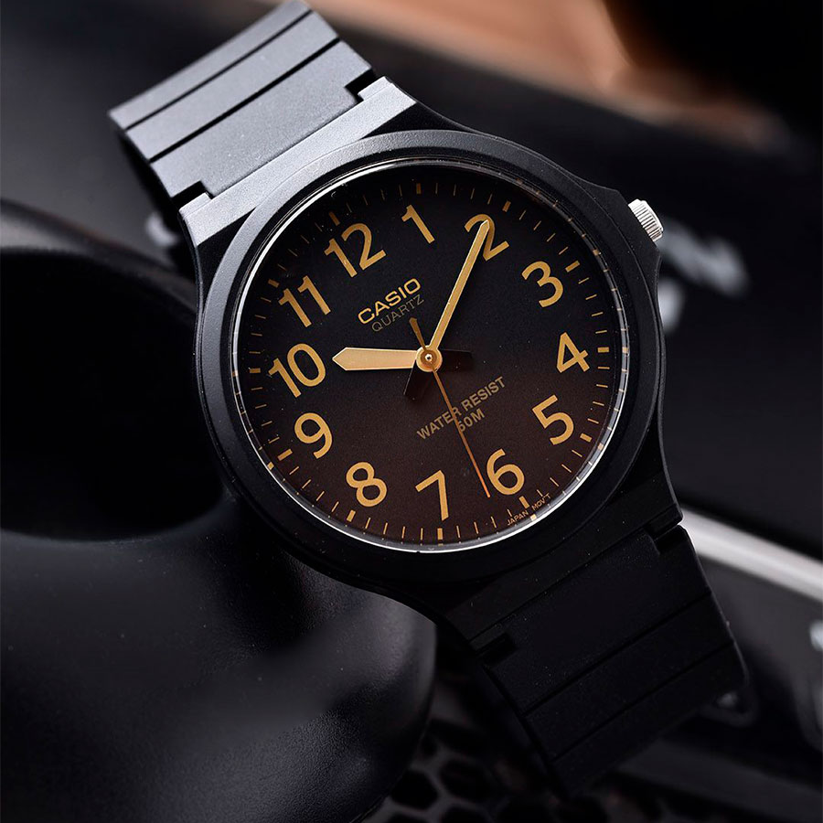 Наручные часы Casio MW-240-1B2. Фото 3.
