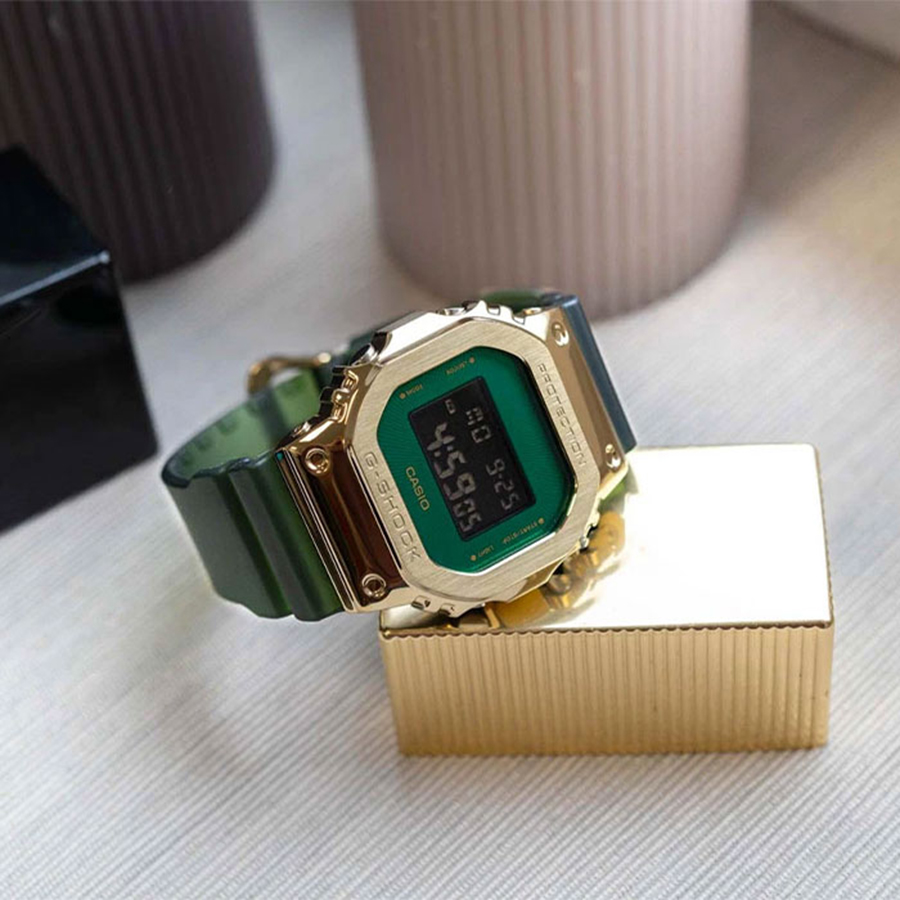 Наручные часы Casio GM-5600CL-3. Фото 4.