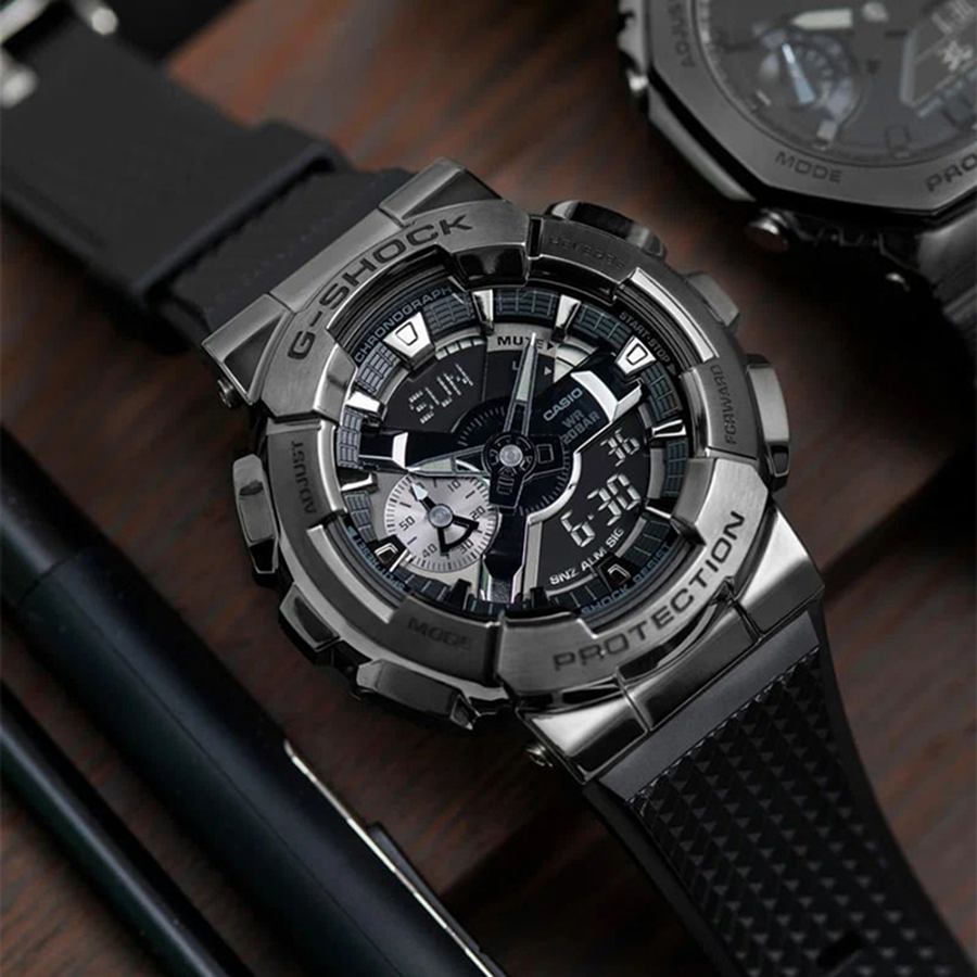 Наручные часы Casio GM-110BB-1A. Фото 1.