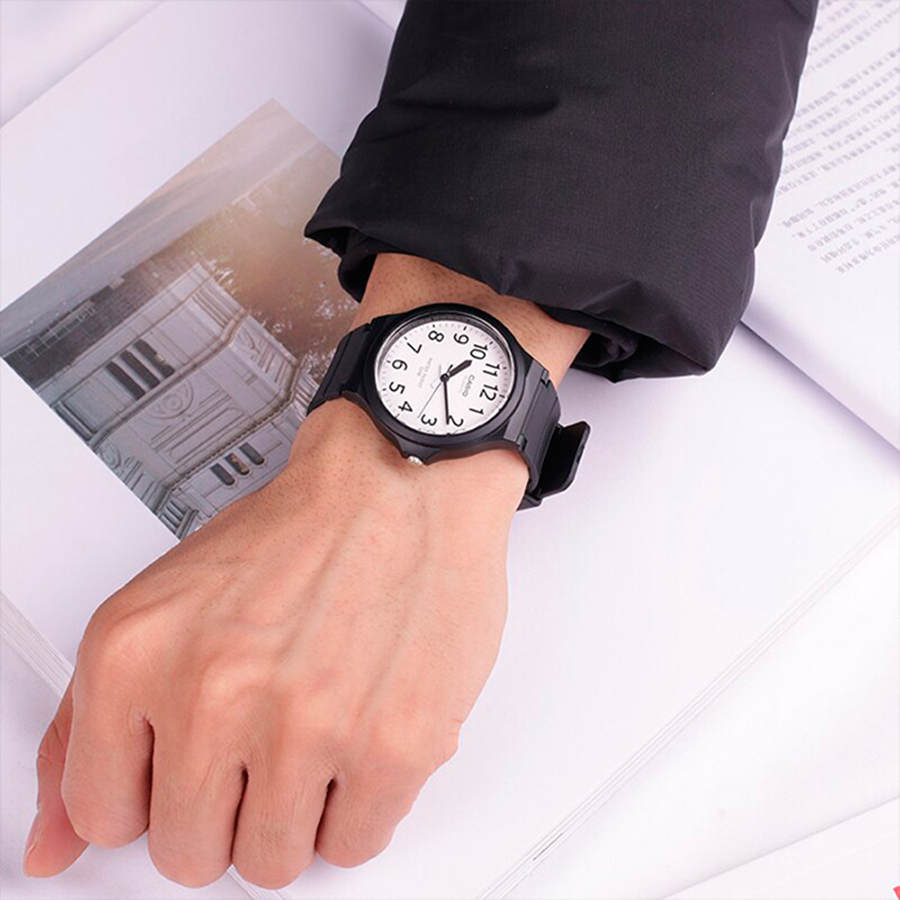 Наручные часы Casio MW-240-7B. Фото 1.