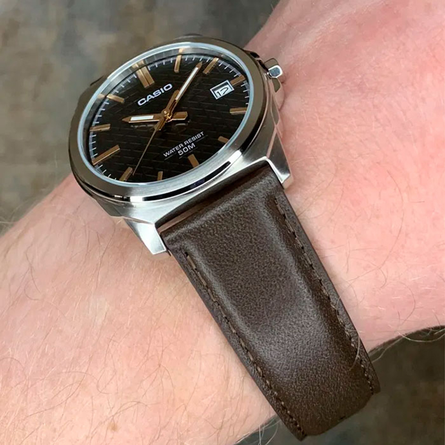 Наручные часы Casio MTP-E720L-5A. Фото 1.