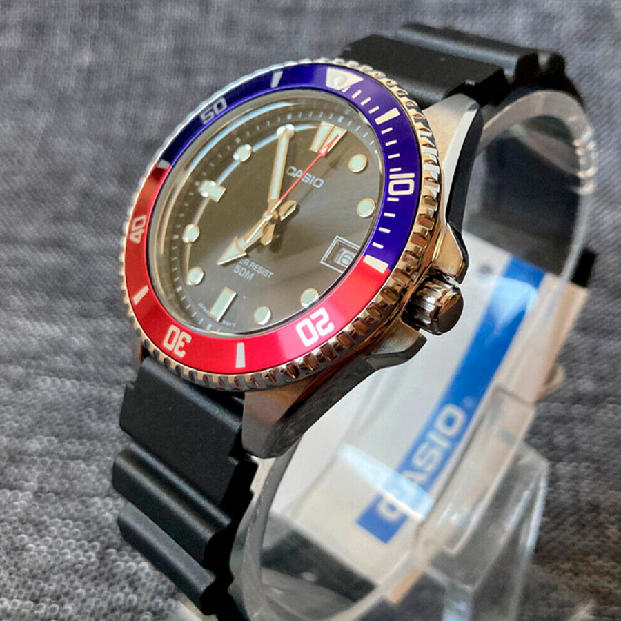 Наручные часы Casio MDV-10-1A2. Фото 3.