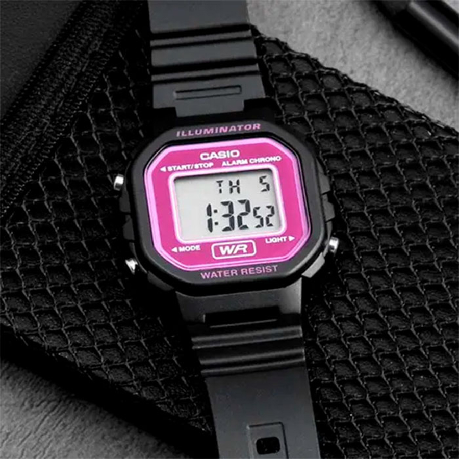 Наручные часы Casio LA-20WH-4A. Фото 1.