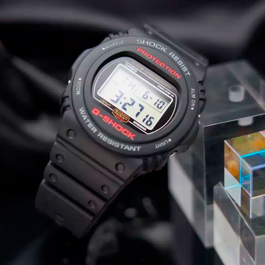 Наручные часы Casio DW-5750UE-1. Фото 3.