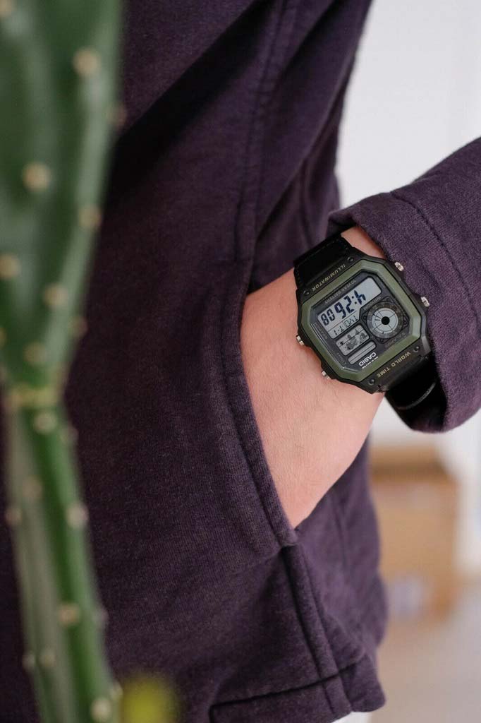 Наручные часы Casio AE-1200WHB-1B. Фото 2.