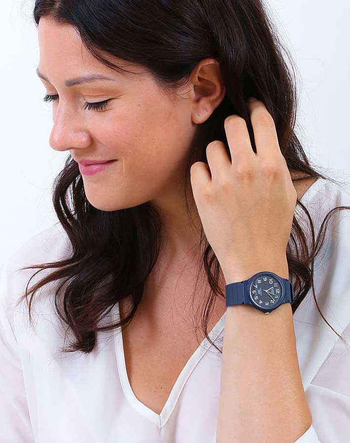 Наручные часы Casio MQ-24UC-2B. Фото 1.