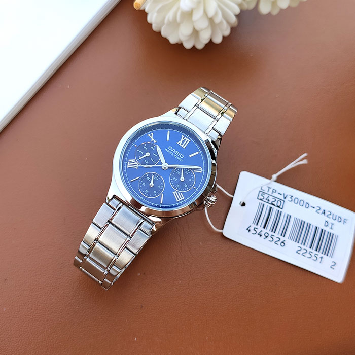 Наручные часы Casio LTP-V300D-2A2. Фото 1.