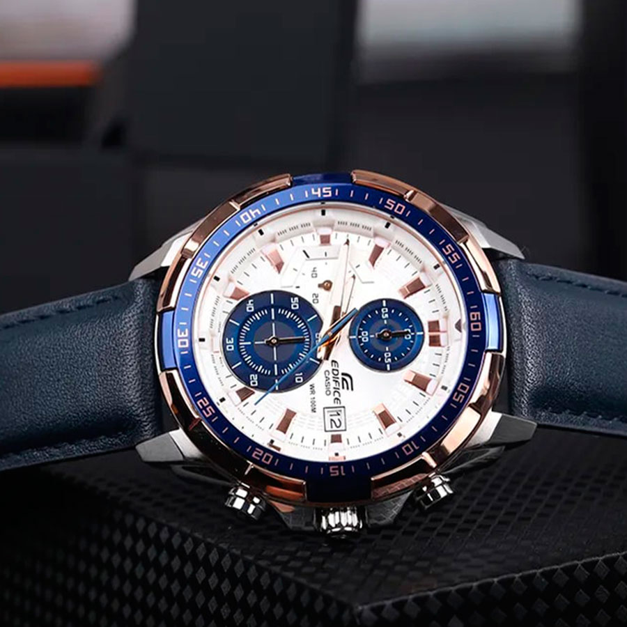 Наручные часы Casio EFR-539L-7C. Фото 2.