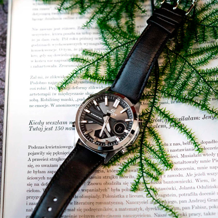 Наручные часы Casio EFV-C120L-8A. Фото 1.