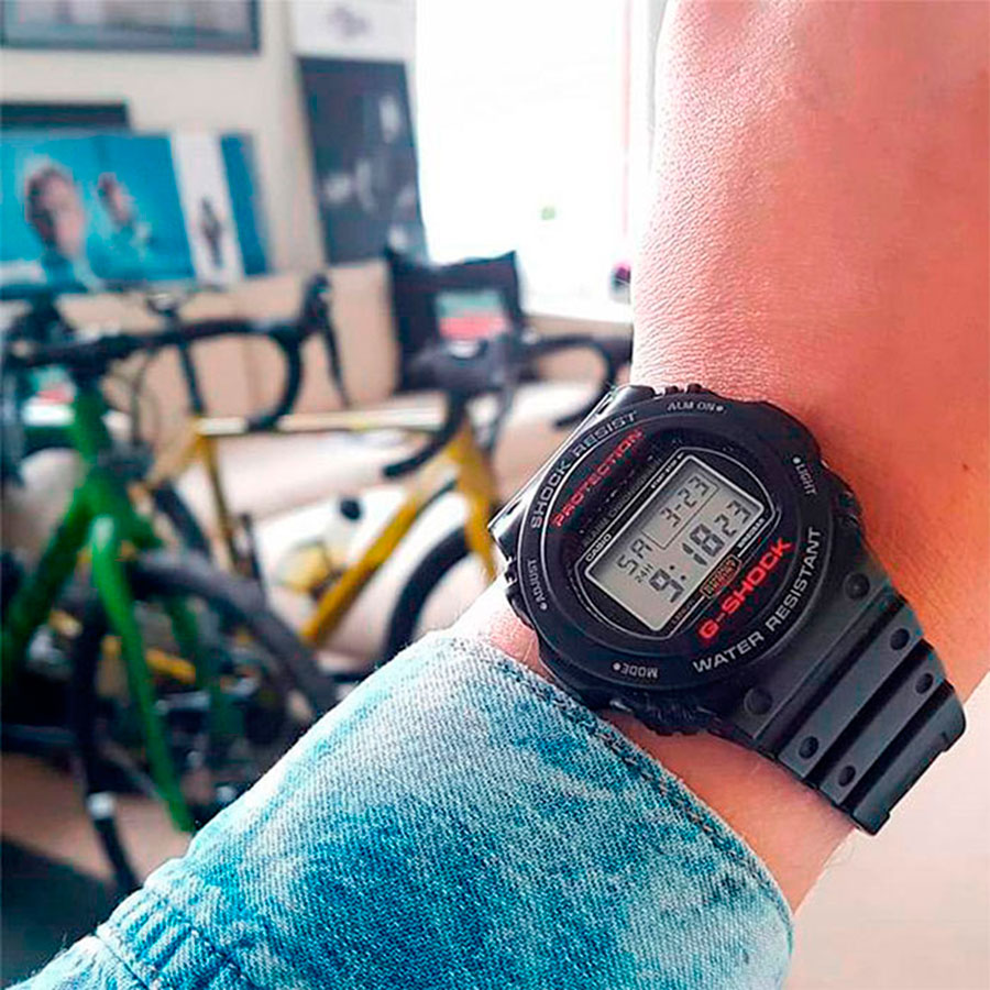 Наручные часы Casio DW-5750UE-1. Фото 6.