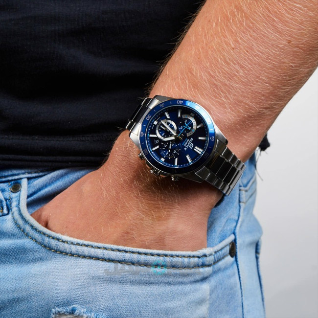Наручные часы Casio EFV-570D-2A. Фото 1.