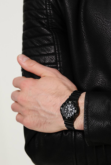 Наручные часы Casio LRW-200H-1B. Фото 3.