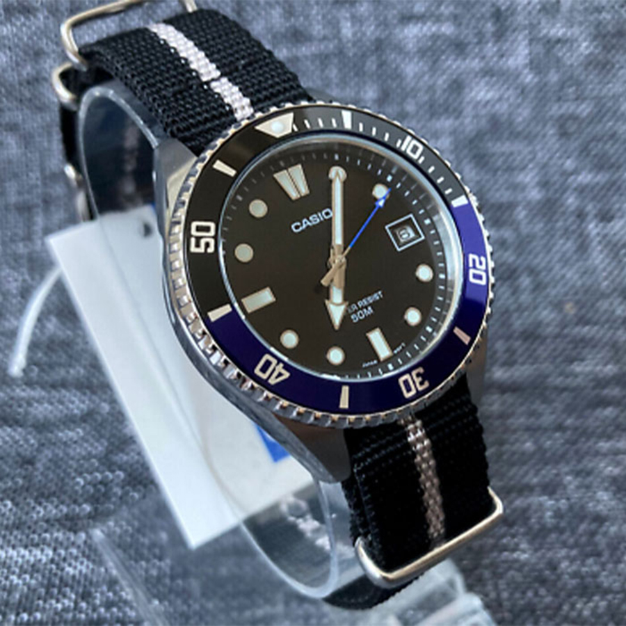 Наручные часы Casio MDV-10C-1A2. Фото 1.