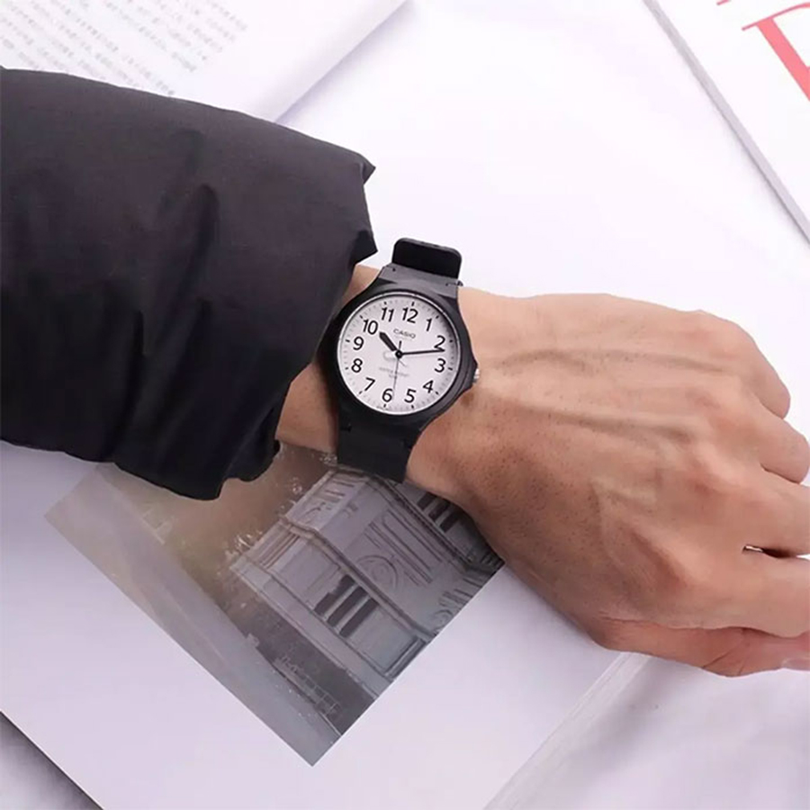 Наручные часы Casio MW-240-7B. Фото 3.