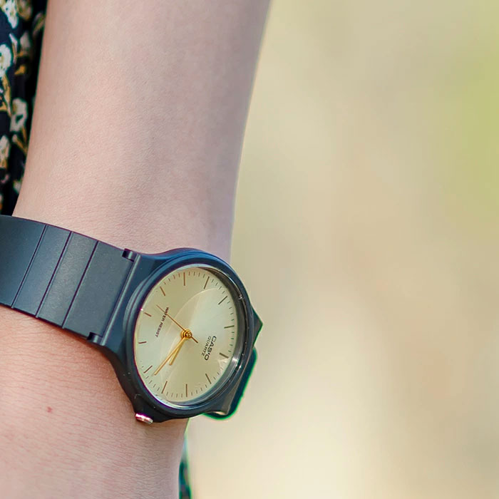 Наручные часы Casio MQ-24-9E. Фото 3.
