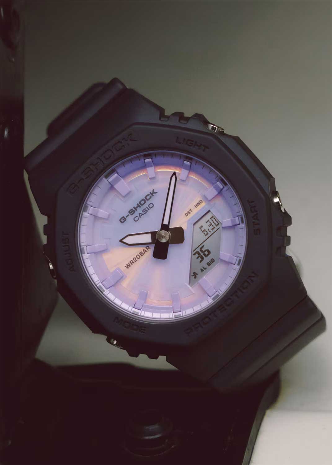 Наручные часы Casio GMA-P2100PC-1A. Фото 2.