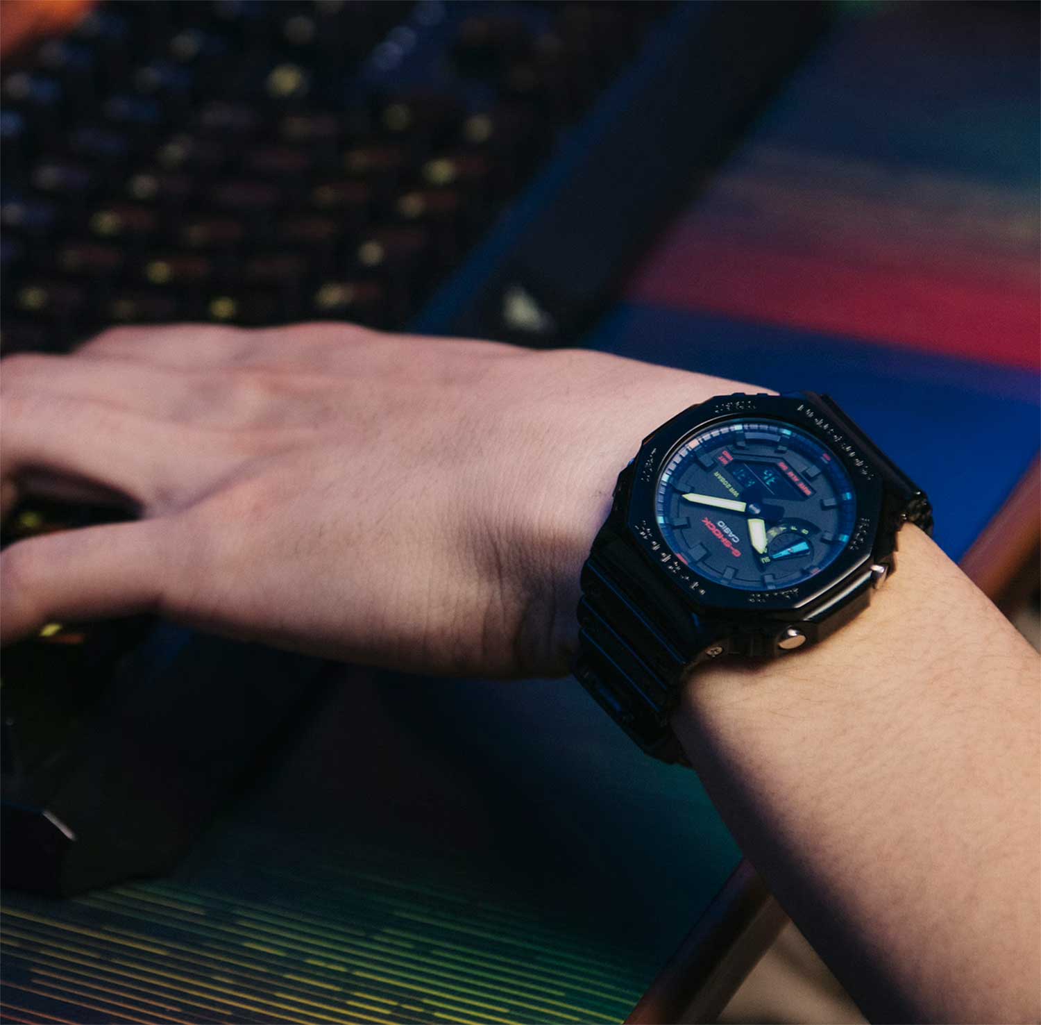 Наручные часы Casio GA-2100RGB-1A. Фото 1.
