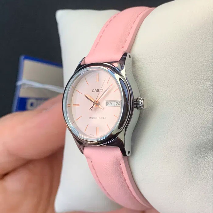 Наручные часы Casio LTP-V006L-4B. Фото 1.
