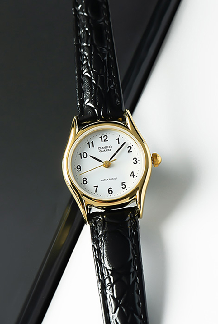 Наручные часы Casio LTP-1094Q-7B1. Фото 1.