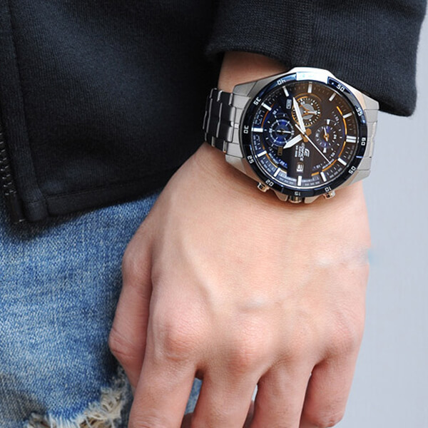 Наручные часы Casio EFR-556DB-2A. Фото 1.