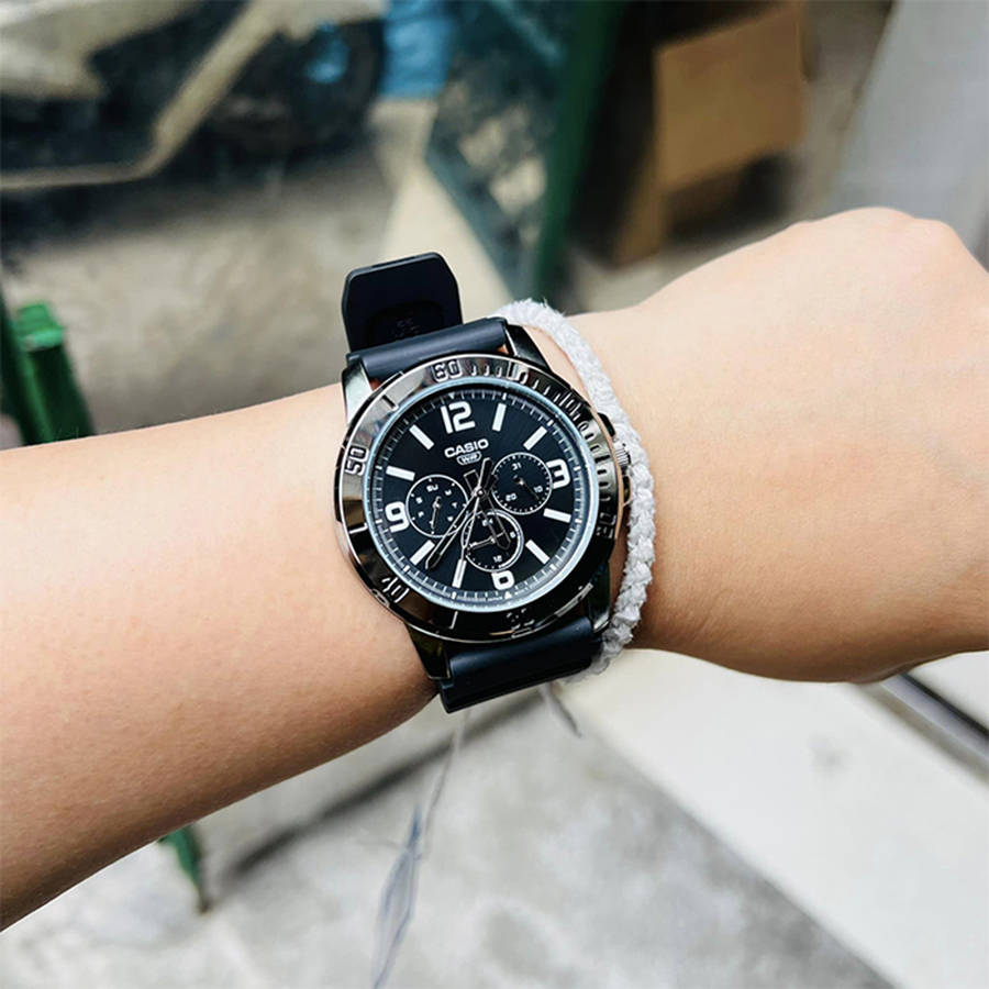 Наручные часы Casio MTP-VD300-1B. Фото 3.