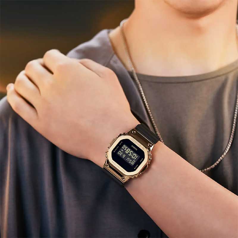 Наручные часы Casio GM-5600G-9. Фото 3.