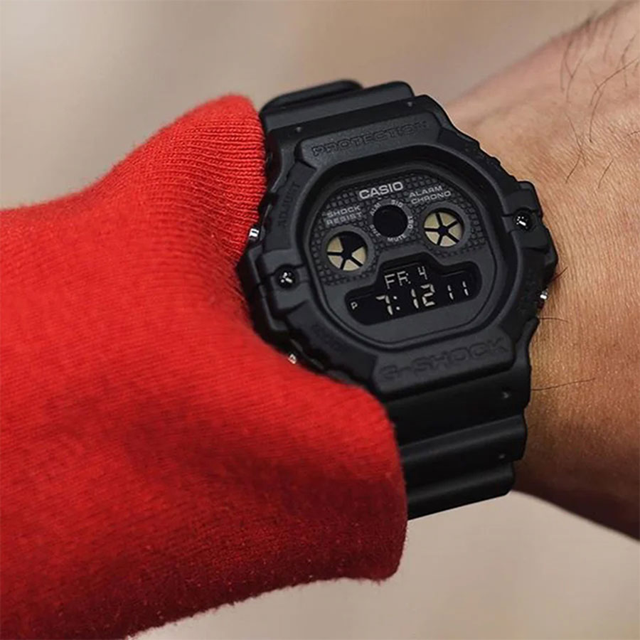 Наручные часы Casio DW-5900BB-1. Фото 5.