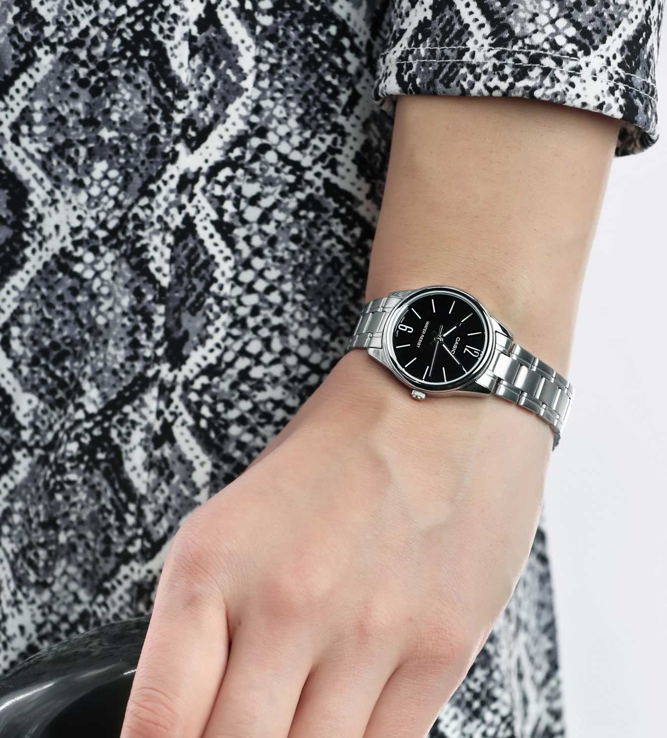 Наручные часы Casio LTP-V005D-1B. Фото 3.