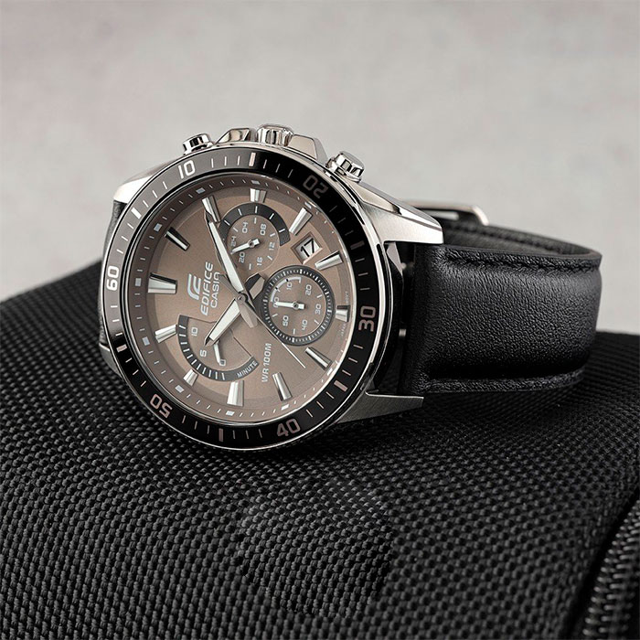 Наручные часы Casio EFR-552L-5A. Фото 2.