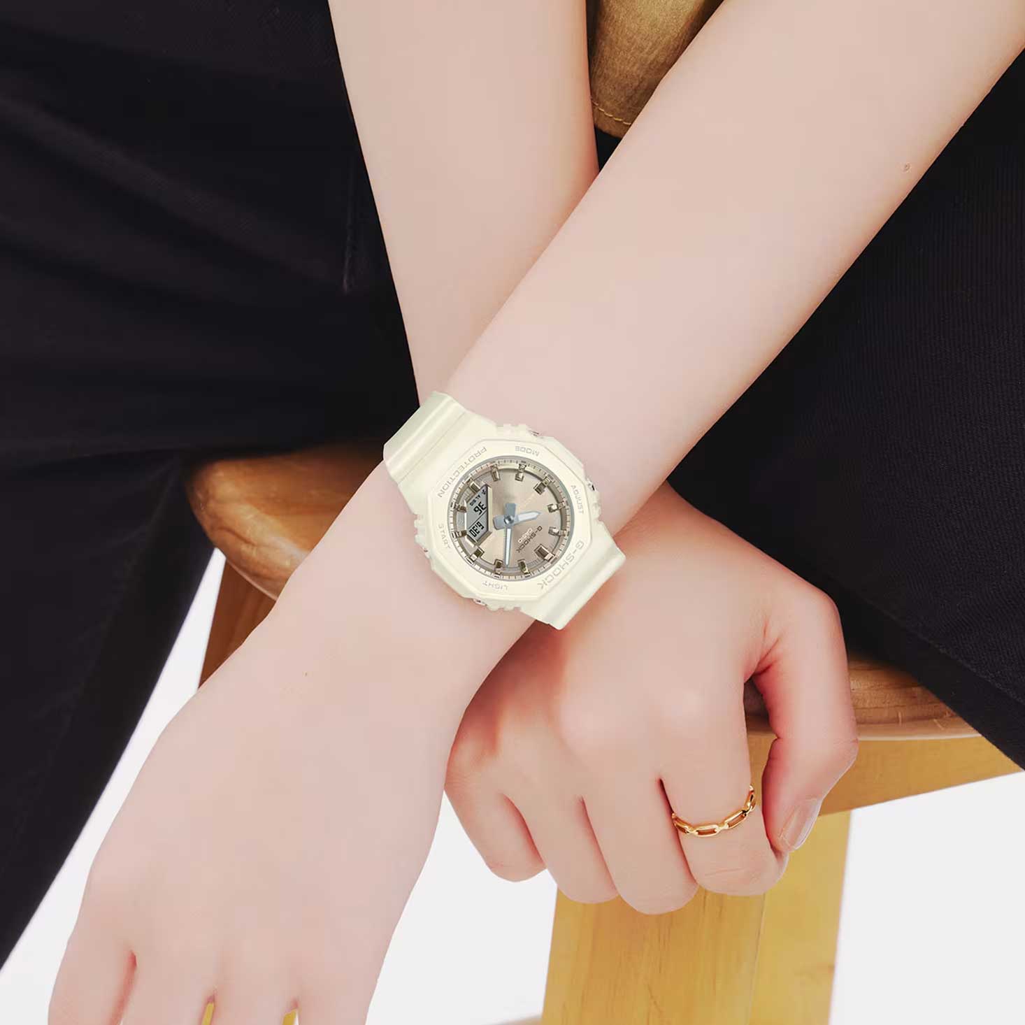 Наручные часы Casio GMA-P2100ST-7A. Фото 1.
